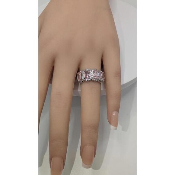 Elegant Pink Stone Cocktail Ring Size 7 - Picture 2 of 9